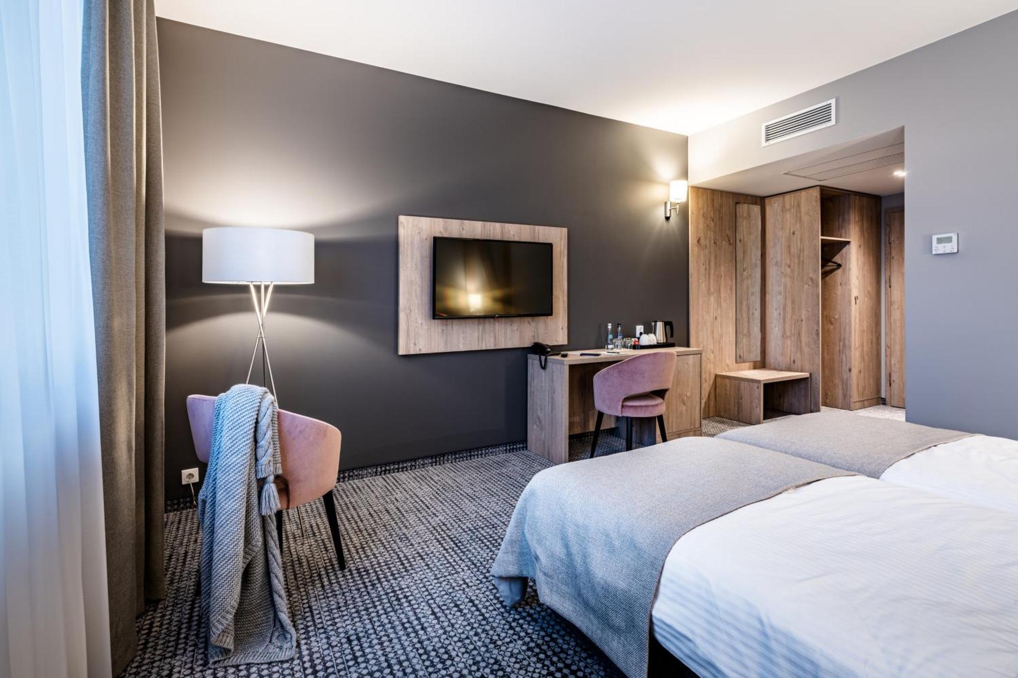 Sezony. Restauracja I Hotel Kostrzyn Luaran gambar